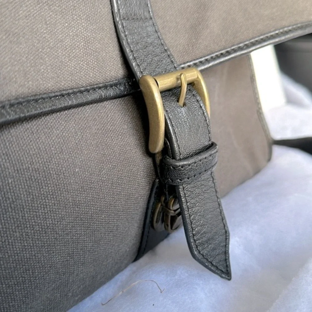 HIDESIGN YORUK 01 MESSENGER BAG in black